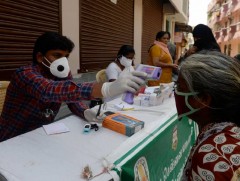 Энэтхэгийн 5 хүн тутмын нэг нь коронавирусний халдвар авсан талаар судалгаа гарчээ