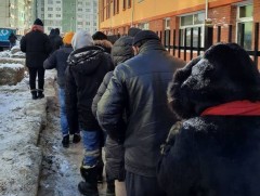 Иргэд 1-2 цаг гадаа дараалалд зогсож шинжилгээ өгч байна