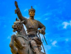 Монгол Улсын баатар Дамдины Сүхбаатар энэ өдөр мэндэлжээ 