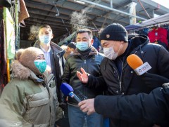 Ерөнхий сайд Л.Оюун-Эрдэнэ “Нарантуул” ОУХТ-д худалдаа эрхэлдэг иргэдтэй уулзав