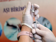 Туркийн 2 сая иргэн коронавирусний эсрэг Хятадад үйлдвэрлэсэн вакцинд хамрагджээ