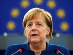 Канцлер Ангела Меркель ирэх намар гэхэд бүх насанд хүрсэн иргэнээ вакцинжуулахаа амлалаа 