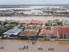 Австралийн зарим муж үерийн аюулд нэрвэгдээд байна 