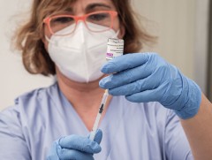 Европын холбоо вакцины экспортод тавих хяналтыг чангатгахаар боллоо 