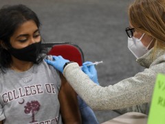 АНУ-д 16 наснаас дээш насны бүх иргэдээ вакцинд хамруулж байна
