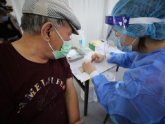 ЗГ: Улсын хэмжээнд вакцины нэгдүгээр тунд 744564 хүн, хоёрдугаар тунд 262466 хүн хамрагдаад байна