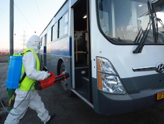 Нийтийн тээврийн автобуснуудад өглөө бүр ариутгал, халдваргүйжүүлэлт хийж байна