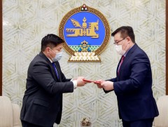 УИХ-ын гишүүн, Хууль зүй, дотоод хэргийн сайд Х.Нямбаатар гурван хуулийн төсөл өргөн барилаа