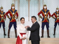 Монгол Улсын Ерөнхийлөгч Х.Баттулга “Эхийн алдар” одон гардууллаа