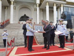 Монгол Улсын төрийн дээд шагнал, тэргүүн зэргийн “Чингис хаан” одонг Зэвсэгт хүчний нийт бие бүрэл..