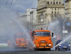 Москвад  өргөн хүрээтэй ариутгал, халдваргүйтэл  хийж байна