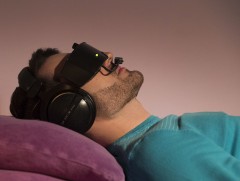 Унтаж байхдаа хэл сурч болох уу