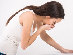 Коронавирусний “Дельта” хувилбараар өвчилсөн хүнд суулгах, бөөлжих шинж тэмдэг илэрч байна