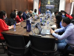 Эрүүл мэндийн сайд С.Энхболд эм, эмнэлгийн хэрэгсэл ханган нийлүүлэгчдийн төлөөлөлтэй уулзлаа 