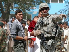 АНУ: Афганистаны орчуулагчдыг нүүлгэн шилжүүлэх ажиллагаа эрсдэлтэй тулгарч байна 