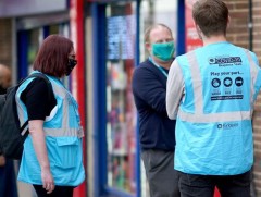 Англи халдвар нэмэгдэж байгаа ч цар тахлын эсрэг хязгаарлалтаа цуцаллаа  