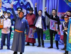 “Болор цом-38” яруу найргийн наадмаас бэлтгэсэн нэвтрүүлгийн нэгдүгээр хэсэг 