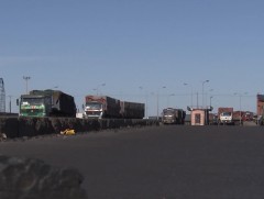 Гашуунсухайт-Ганцмод боомтын нүүрсний тээвэр 14 хоног зогслоо 