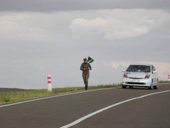 Сэлэнгэ аймаг руу гүйж буй ахлах ахлагч Т.Рэнцэнбадам 860 км зам туулаад байна