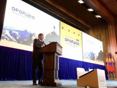 Л.Оюун-Эрдэнэ: 