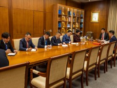 Элчин сайд нарт Итгэмжлэх жуух бичгийг нь гардууллаа