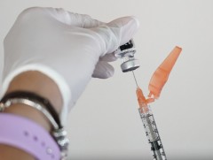 “Модерна” болон “Жонсон энд Жонсон” компанийн бүүстэр вакциныг бүртгэлээ