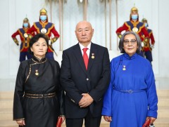 Нэр бүхий шүүгчдэд Монгол Улсын гавьяат хуульч цол хүртээв