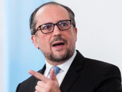   Австрийн шинэ канцлер тангаргаа өргөлөө