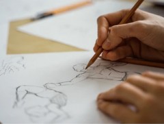 Зургийн багш хүүхдэд сэдэв өгөөд суулгах бус, өөрөө үлгэрлэн зурж үзүүлэх нь чухал