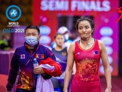 Гурван бөх өнөөдөр дагаж барилдана