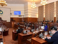 Нэгдсэн хуралдаанаар хуулиудыг эцэслэн баталж, эцсийн найруулга сонслоо