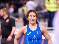 Э.Сумъяа Оросын бөхөд ялагдлаа