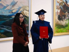 Дүрслэх урлагийн академийн “Хүндэт профессор” цол олголоо