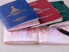 Байнгын асаргаатай хүүхдээ хардаг эцэг, эхийн нийгмийн даатгалыг төрөөс төлнө