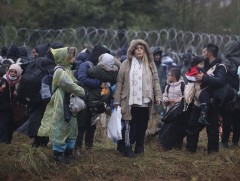 Польшийн Ерөнхий сайд хилийн хямралд ОХУ-ыг буруутгажээ