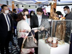 Ерөнхий сайд Л.Оюун-Эрдэнэ жижиг, дунд үйлдвэрлэл, үйлчилгээ эрхлэгчдийг 3-р тунд хамрагдахыг уриа..