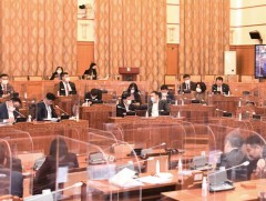Монгол Улсын 2022 оны төсвийн тухай хуулийн төслүүдийг гурав дахь хэлэлцүүлэгт шилжүүлэв