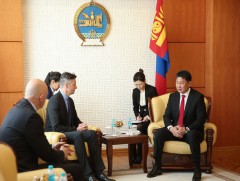 Бүгд Найрамдах Франц Улсаас Монгол Улсад суух Онц бөгөөд Бүрэн эрхт Элчин сайд Итгэмжлэх жуух бичг..