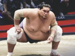 Мэргэжлийн сүмогийн шинэ эрэмбэ гарлаа