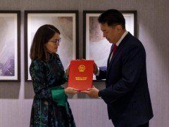 Элчин сайд У.Нямхүүд Итгэмжлэх жуух бичгийг нь гардуулав