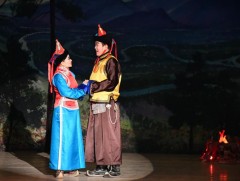 “Учиртай гурван толгой” дуурь энэ сарын 13, 14-нд тоглогдоно