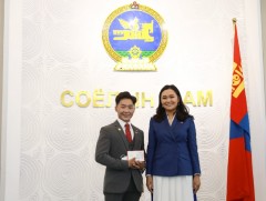 Соёлын тэргүүний ажилтан Б.Эрдэнэбаяр 