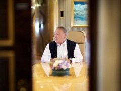 Казахстаны ерөнхийлөгч асан Нурсултан Назарбаев иргэдээ тайван байхыг уриалжээ 