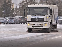 Халтиргаанаас сэргийлж өнгөрсөн шөнө 130 гаруй тонн давс, бодис цацлаа