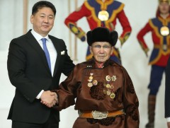 Улсын сайн малчин Б.Лувсангончигт Гавьяат малчин цол хүртээв