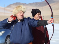 Монголын үндэсний спортын наадмын мөсний шагай, мөсний сур харвааны тэмцээн эхэллээ