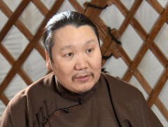 Сар шинийн зочин: “Цаглашгүй гэрэлт төв”-ийн тэргүүн, Бурхан урлаач Д.Ухаанзаяа 