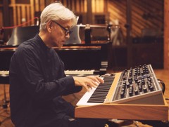 Японы хөгжмийн зохиолч Рьючи Сакамотогийн амьдрал, уран бүтээл