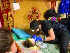 Б.Бадамцэцэг тэргүүтэй шүдний эмч нар алслагдсан сумын иргэдийн амны хөндийн өвчлөлийг бууруулахаа..