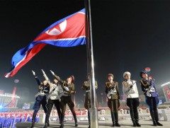 БНСУ: Пхеньянд шөнийн цэргийн парад болжээ 